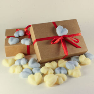 Wax melts – cutie cu inimioare parfumate (50g)
